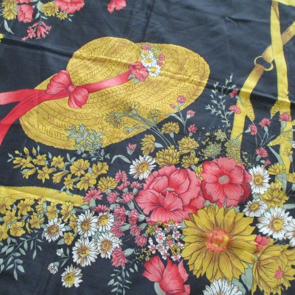 A day with the horses scarf - Picture 3 of 7